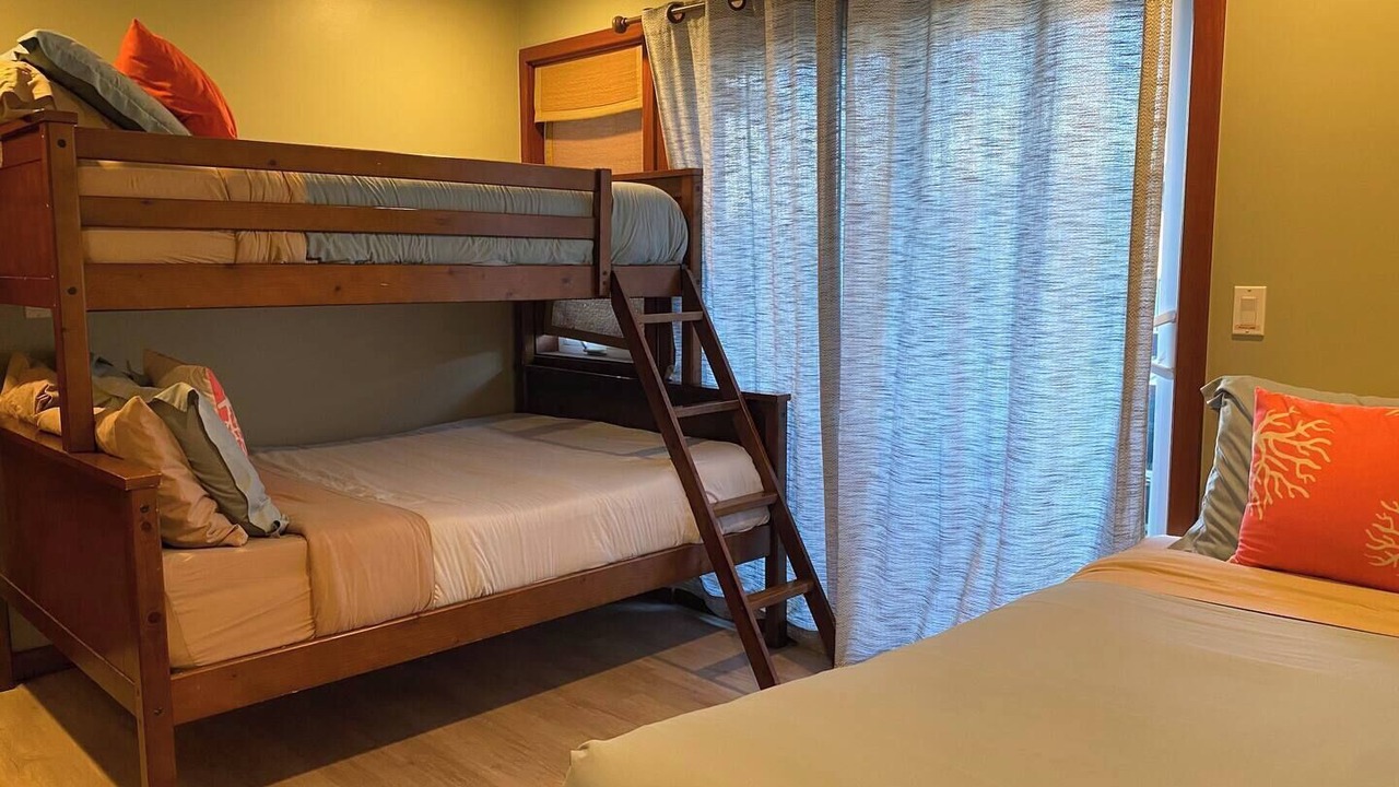 Photo of Bedroom in Waialua