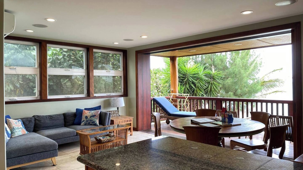 Photo of Livingroom in Waialua