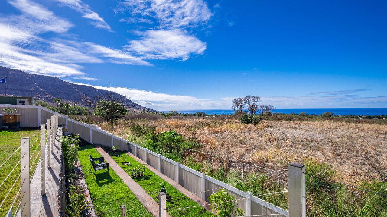 Photo of Outdoor in Makaha Valley