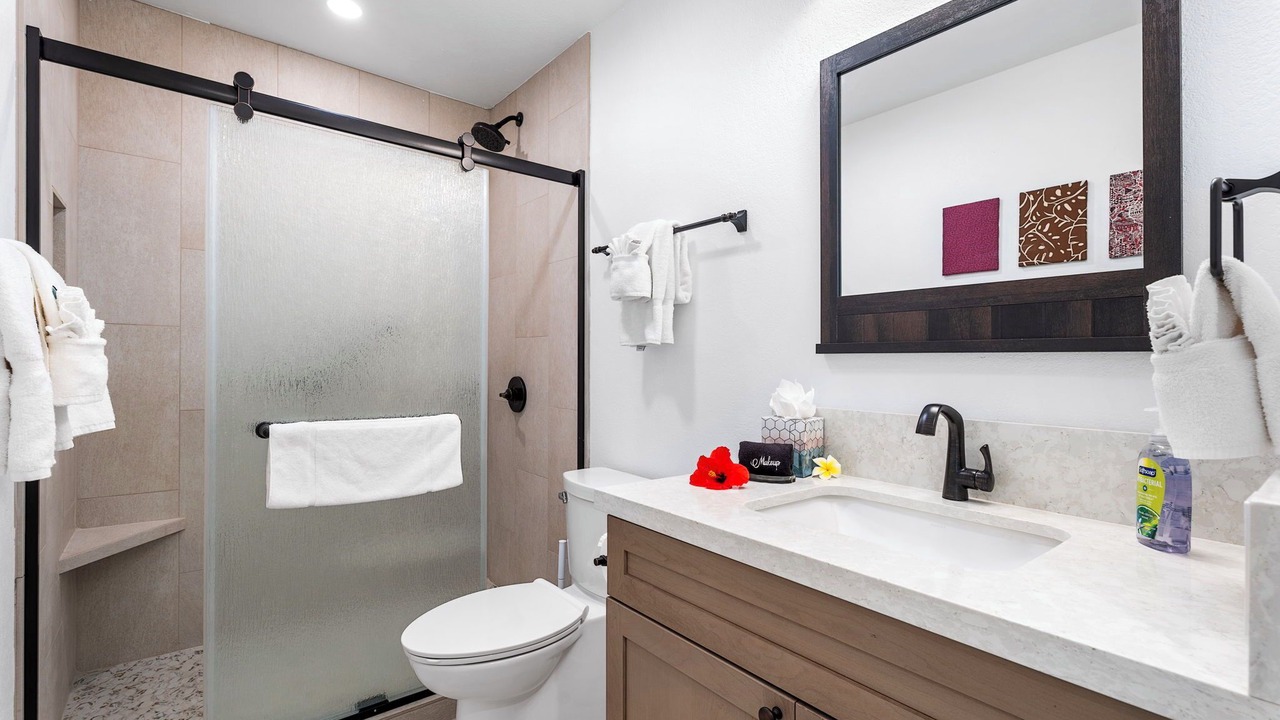 Photo of Bathroom in Keauhou
