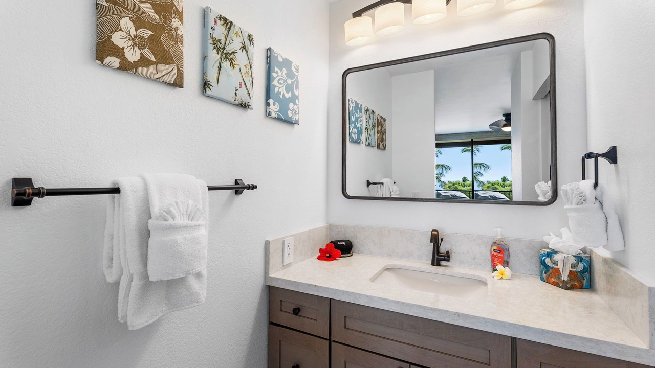 Photo of Bathroom in Keauhou