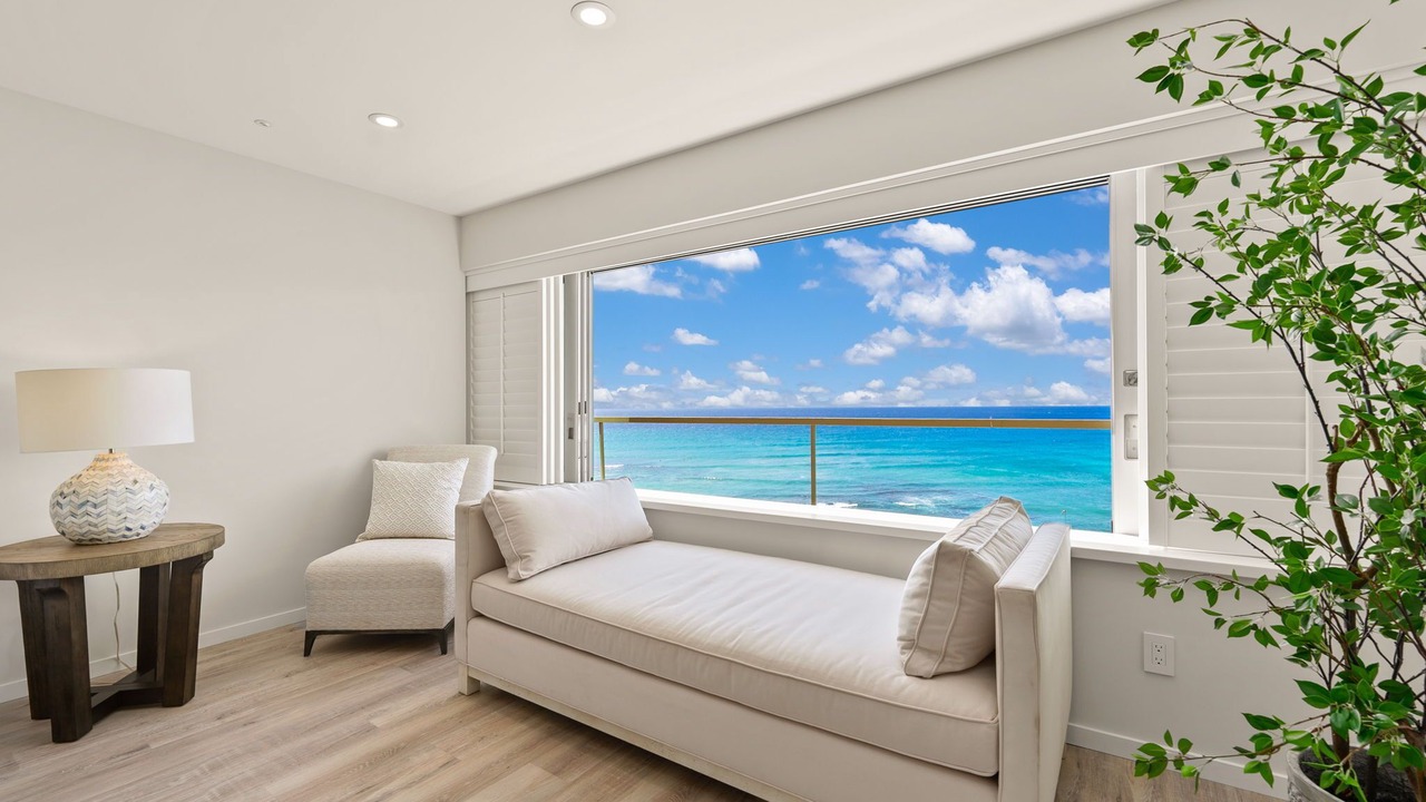 Photo of Livingroom in Diamond Head - Kapahulu - St. Louis