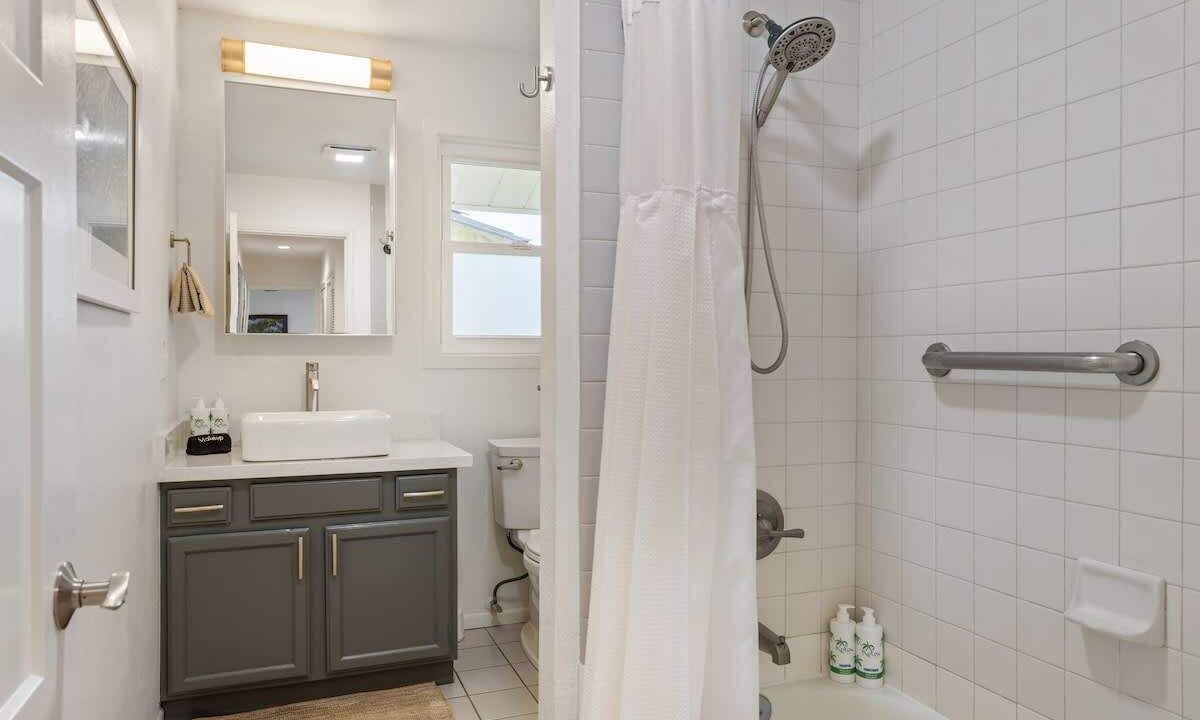 Photo of Bathroom in Poipu