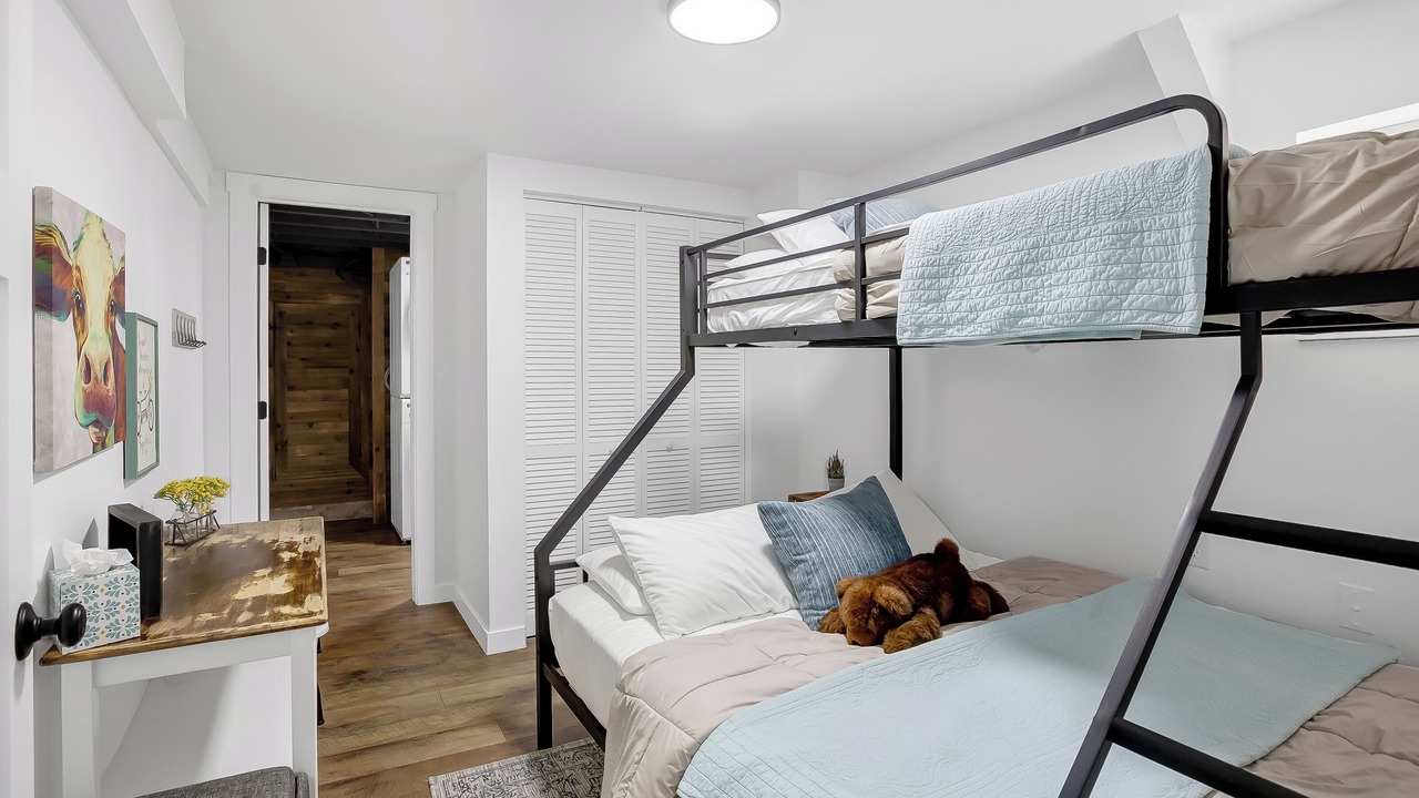 Photo of Bedroom in Divide