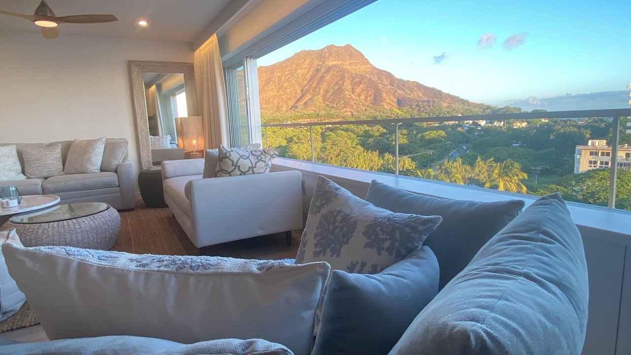 Photo of Livingroom in Diamond Head - Kapahulu - St. Louis