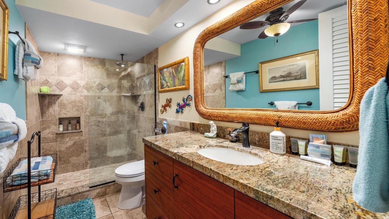 Photo of Bathroom in Kahaluu-Keauhou