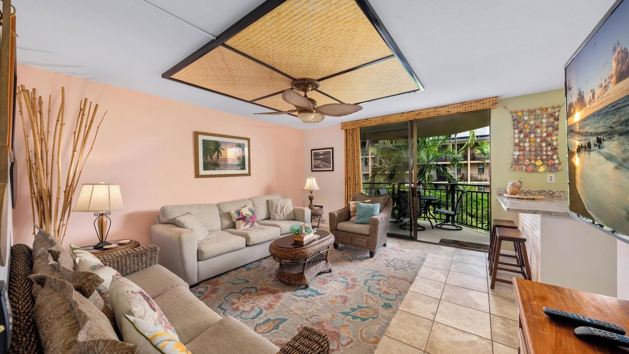 Photo of Livingroom in Kahaluu-Keauhou