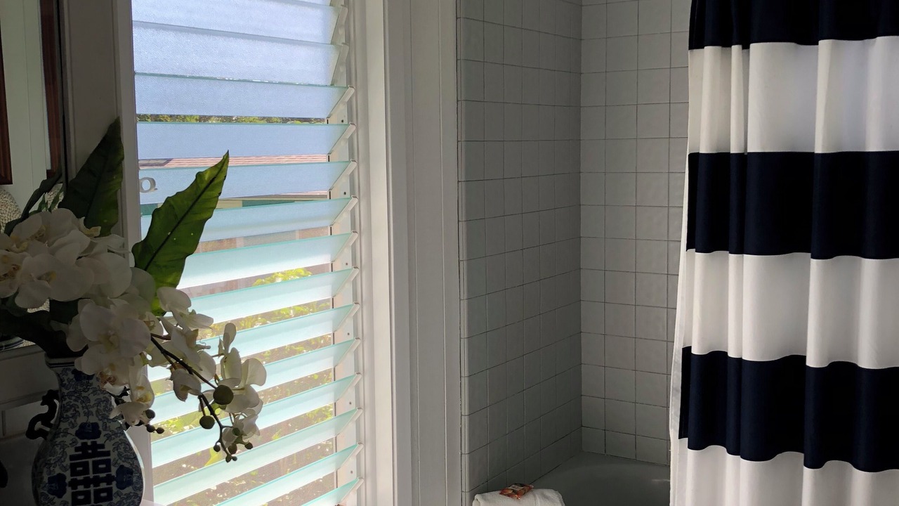Photo of Bathroom in Wainiha