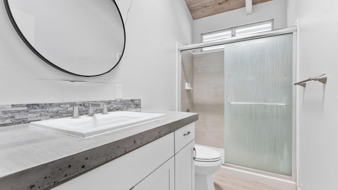 Photo of Bathroom in Kalaoa