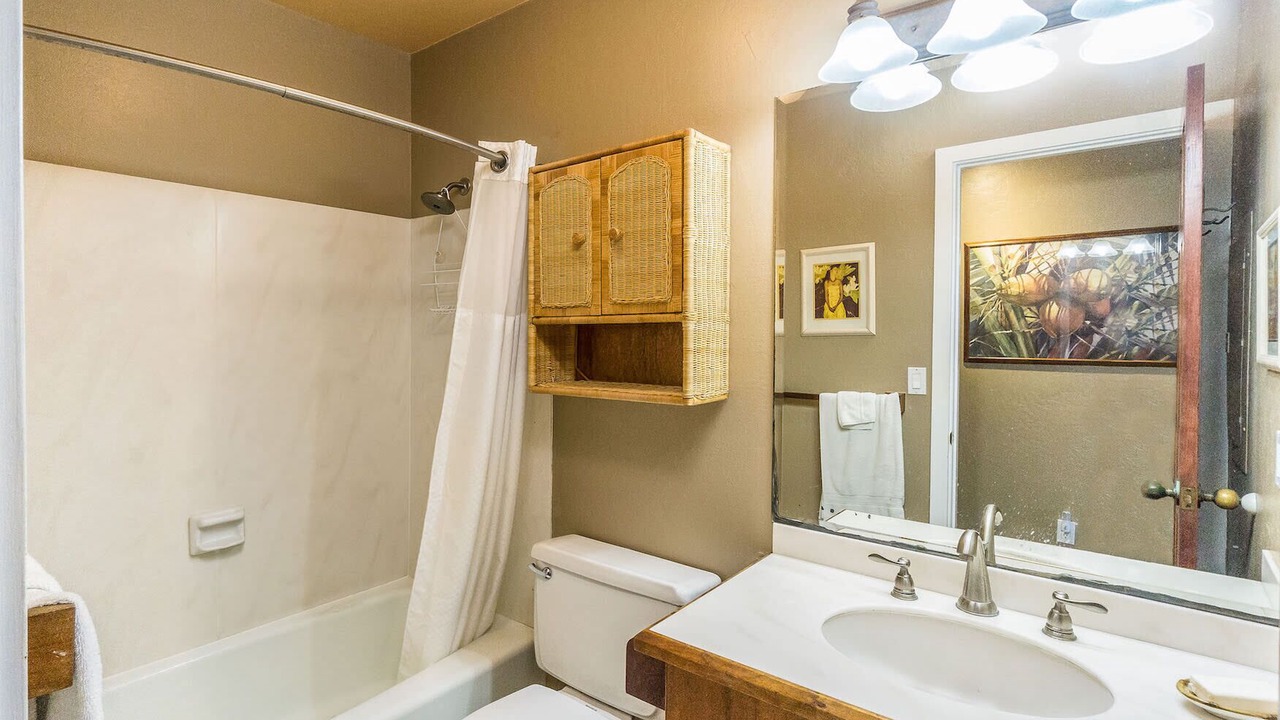 Photo of Bathroom in Historic Kailua Village