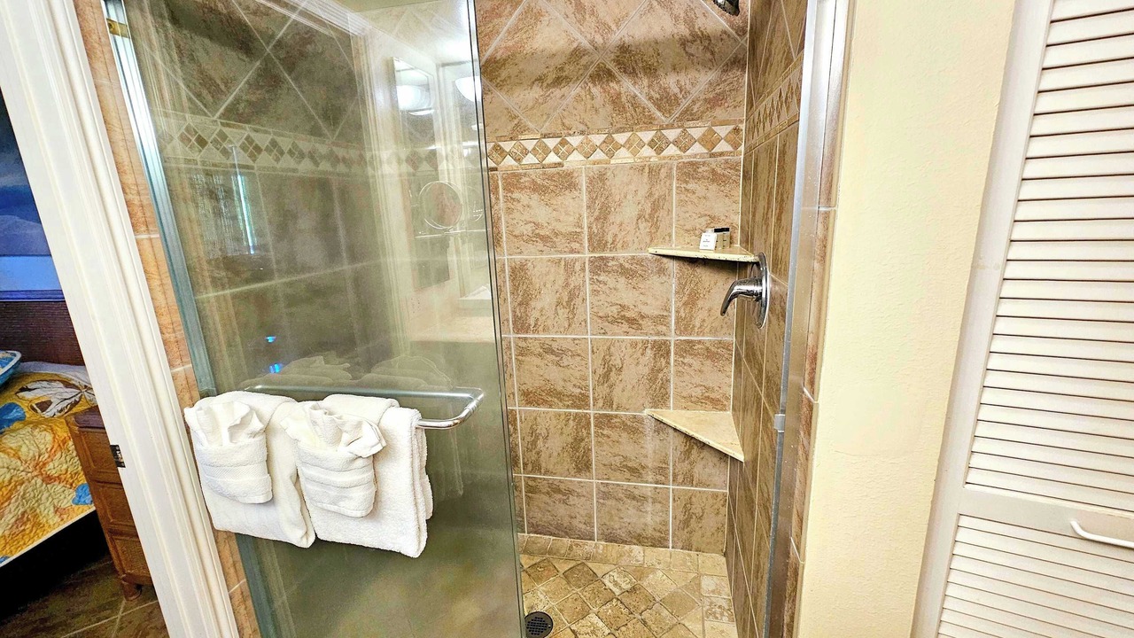 Photo of Bathroom in Kahaluu Bay