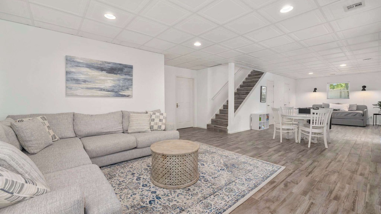 Photo of Livingroom in Garfield