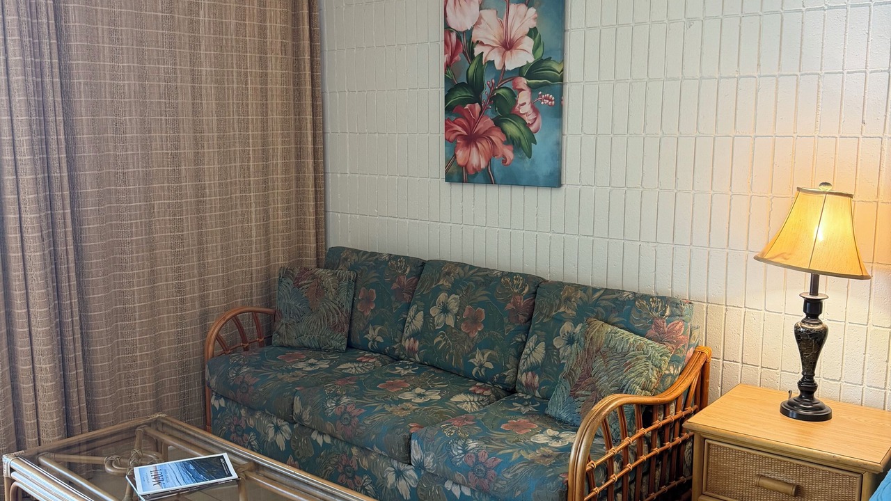 Photo of Livingroom in Historic Lahaina Front Street