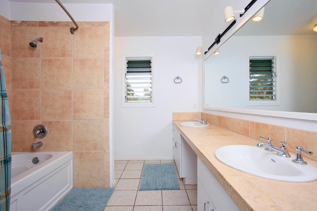 Photo of Bathroom in Pauwela