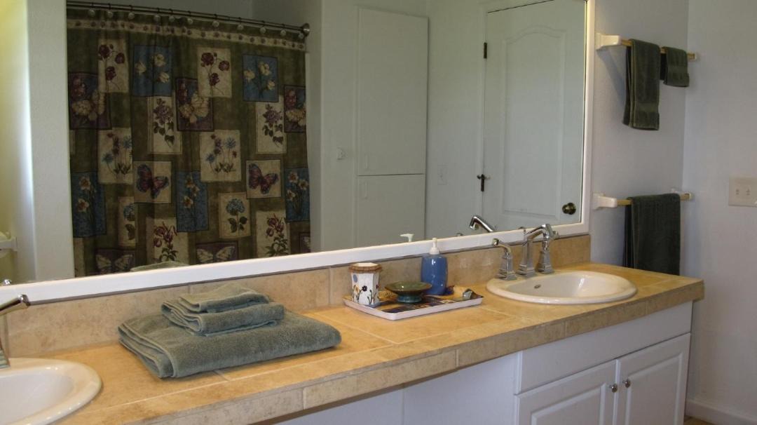 Photo of Bathroom in Pauwela