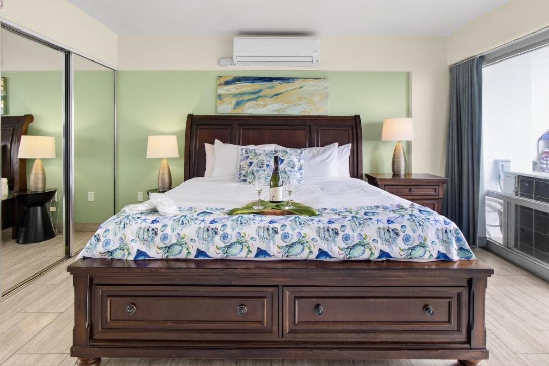Photo of Bedroom in Waikiki