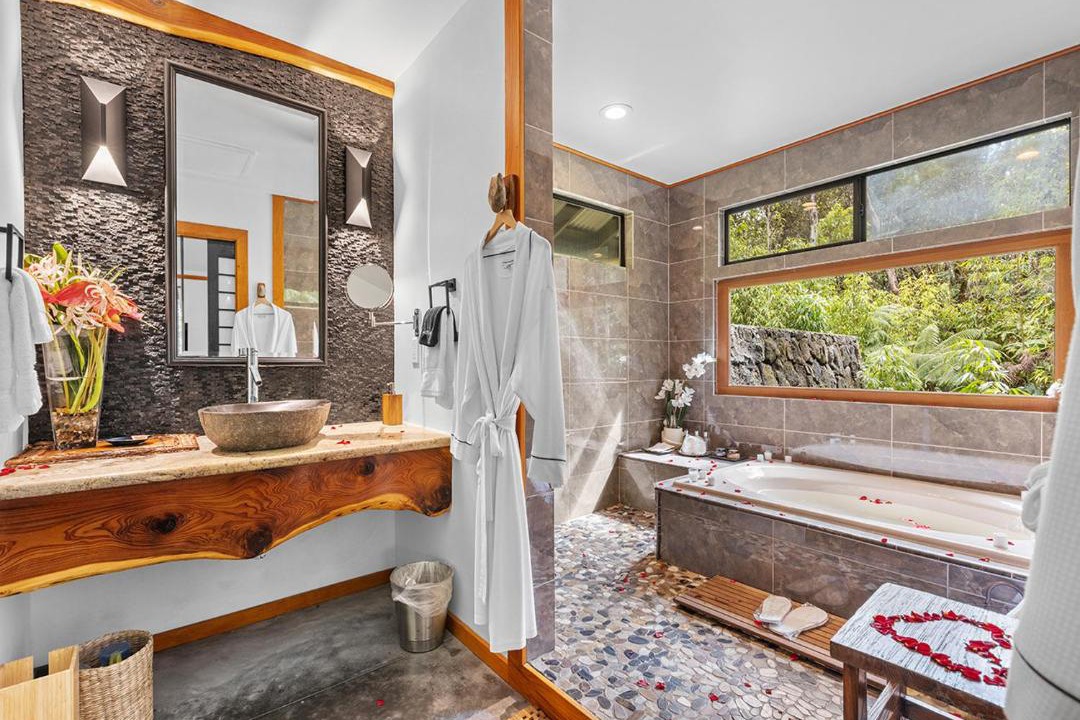 Photo of Bathroom in Volcano