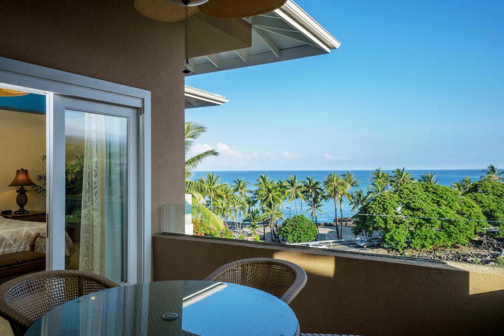 Photo of Patio Balcony in Kahaluu Bay