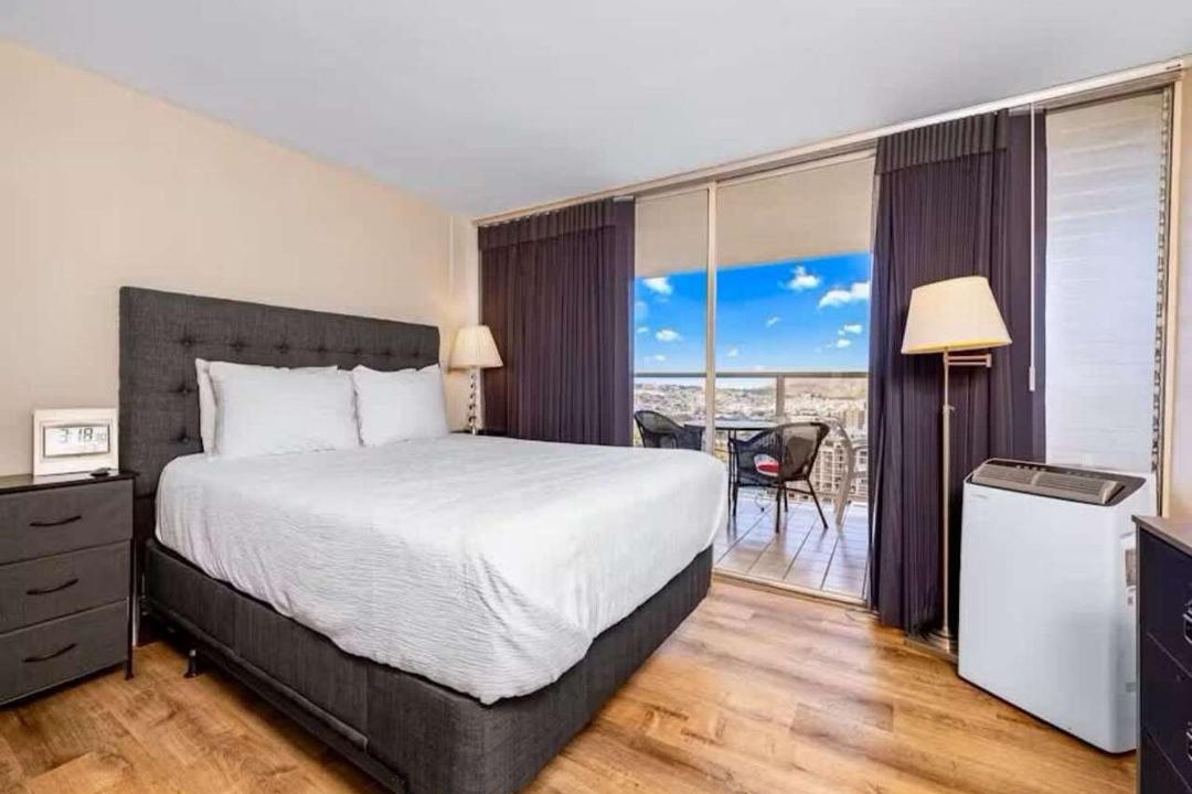 Photo of Bedroom in Waikiki