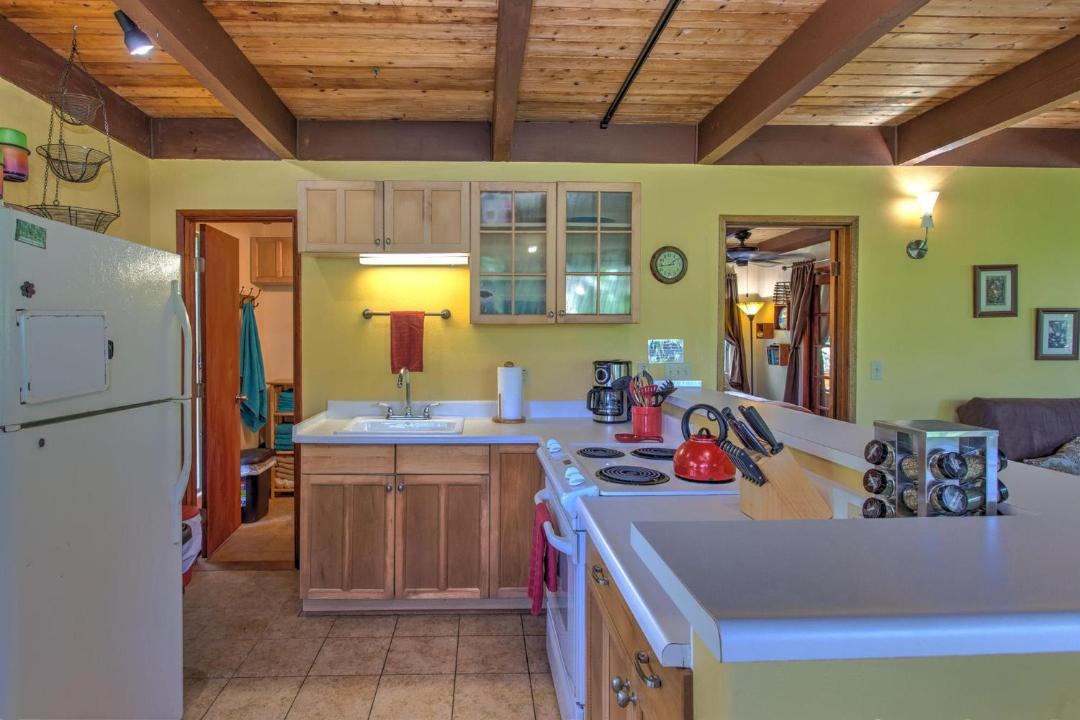 Photo of Kitchen in Kehena Beach Estates