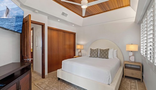 Condo (Puunoa Beach Estates 101)