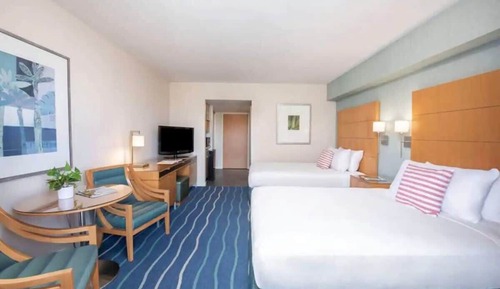Deluxe Studio, 1 Queen Bed, Balcony