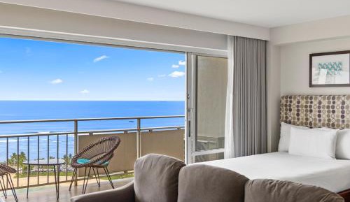 One-Bedroom Apartment with Sea View and Balcony