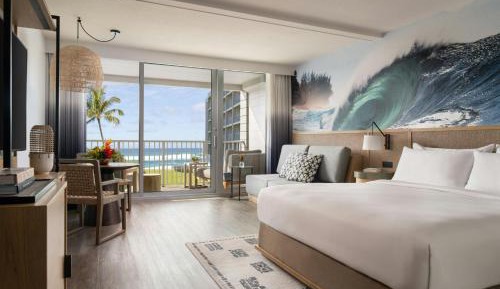 Resort with King and Sofa Bed - Low Floor