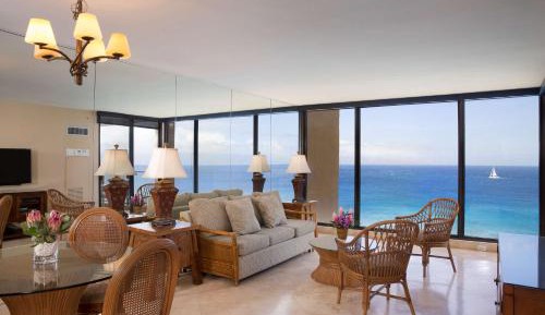 One-Bedroom with Two Baths and Ocean Front Premium View 