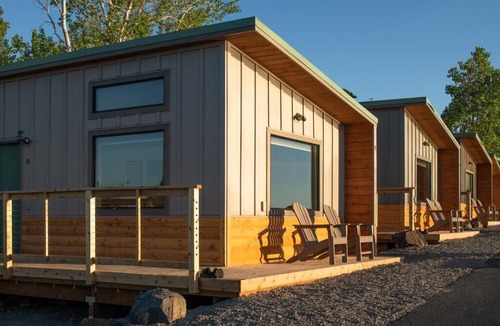 Boardman House | Enjoy Stunning Views Across the Columbia River! FREE Parking, Outdoor Pool!