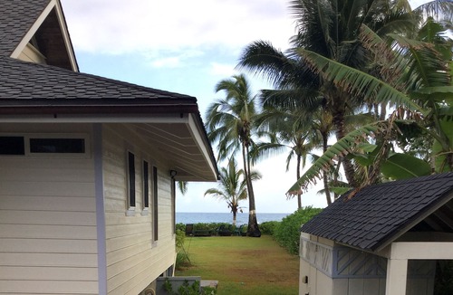 Mokuleia House | Serene Ocean Front cottage lets you live like a local