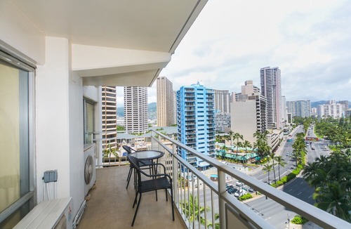 Waikiki Condo | Beautifully Remodeled 2 Bedroom Waikiki Condo - Sleeps 6!