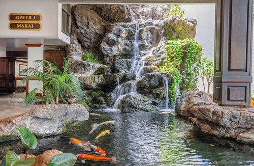 Waikiki Apartment | Waikiki Banyan Condo w/King Bed & Parking, Near Beach