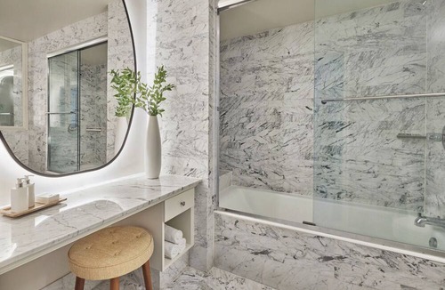 Downtown House | 4 Ocean View 2 Queen Rooms at Viceroy Santa Monica, Onsite Pool!