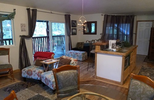Volcano House | Aloha Crater Lodge