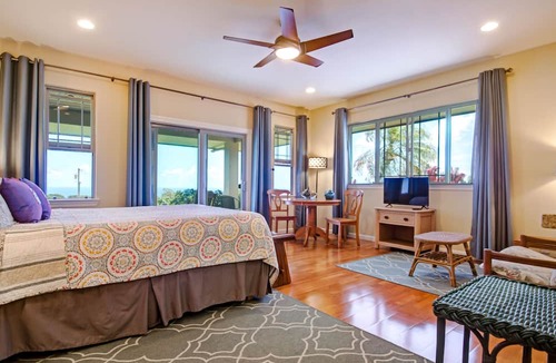 Hakalau Hotel | Mahana House Country Inn