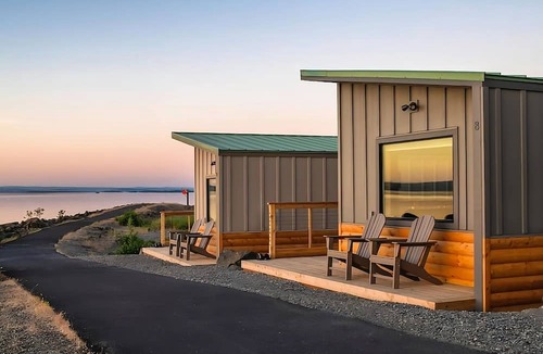 Boardman Hotel | Perfect for a Family or Friends! 2 Spacious Rooms with Gorgeous Views, Pool!