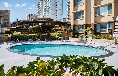 Ala Moana House | Relax and Unwind! 4 Beautiful Units, Pet-Friendly Property, Onsite Pool