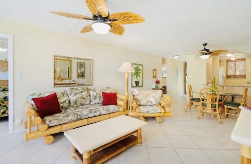 Maalaea Apartment | 2 Bed Maui Retreat with 5 miles of beach!