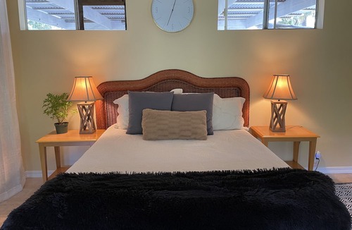 Kapaau Cottage | Private Banana Tree Cottage with Ocean Views