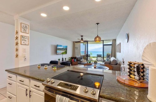 Kahana Condo | Perch - Seaside Serenity: Oceanfront 1BR Suite