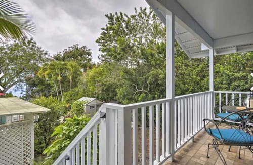 Honalo House | Pineapple Cottage surrounded by coffee plantations