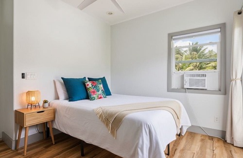 Punaluu House | "Hina Hideaway", Views, A/C, ~5 min Walk to Beach