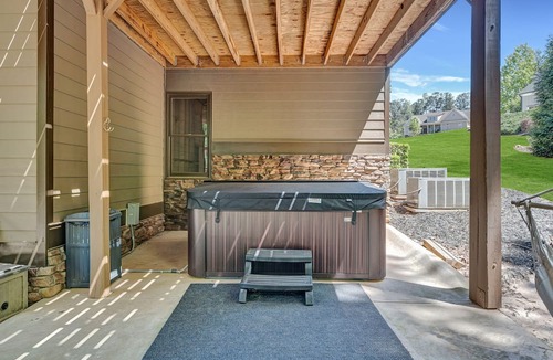 Flowery Branch House | 2 story dock/hot tub/game room/pets ok