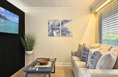 Diamond Head - Kapahulu - St. Louis Apartment | King Bed Diamond Head Beach Hotel Studio Apt.