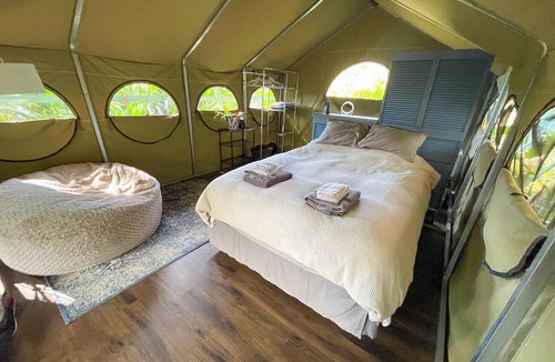 Kealakekua Cabin | Your adobe among the trees