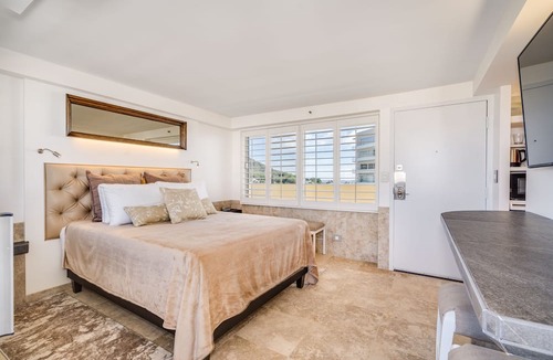 Diamond Head - Kapahulu - St. Louis Apartment | Gorgeous Diamond Head Penthouse Studio Stunning views, Private Balcony.