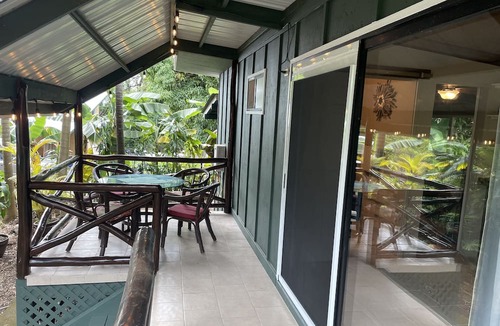 Honalo Cottage | Private cottage above Kona surrounded by coffee farms.