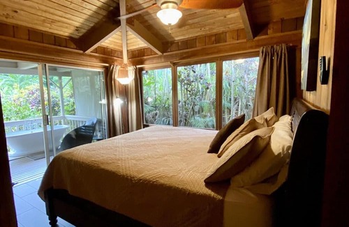 Wainiha House | Traditional Hawaiian House - Walk to Tunnels Beach