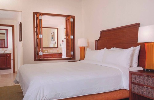 Ko Olina Condo | Marriott Ko Olina Beach Club - On The Beach- Family Friendly